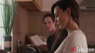 ���ვილი ჭამს, ლამაზი მკერდი, მთელი დღის განმავლობაში - Becky Bandini, რობი ეხო