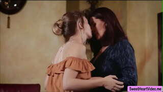 Ivy Wolfe leviää hänen jalat Magdaleena StMichaels nuolee anna hänen pillua