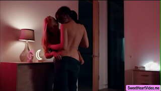 MILF שרה Vandella סוף סוף עושה את הכוס מלקק עם ליב פראי