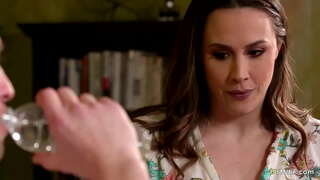 Stepmommy estas mirigita de ŝia epson la muskoloj