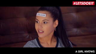 #LETSDOEIT - Sicilia Malli, Apolonia ja Katana - AASIAN TEINI YRITTÄÄ LESBO SEKSIÄ NAISEN KANSSA parhaita YSTÄVIÄ