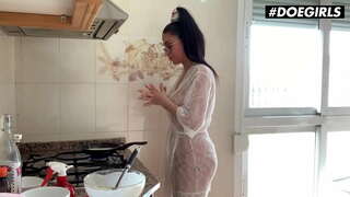 DOEGIRLS - #Florane Russell #taċ-Ċirasa Kiss - MARA Mara Matul Infinita - Sħan Edizzjoni!