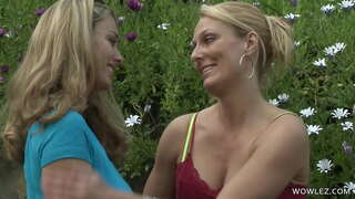 Сиська ружга кого лесбийский